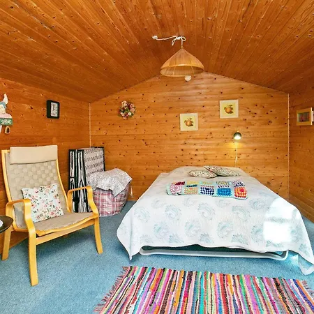 Secluded In Falster With Terrace Гедсер
